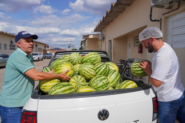 Prefeitura de Casa Nova garante frutas frescas e saudáveis para a rede municipal de saúde